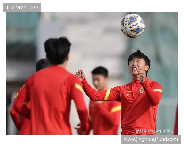 中国足球队备战亚洲杯 新帅亮相目标直指冠军荣耀